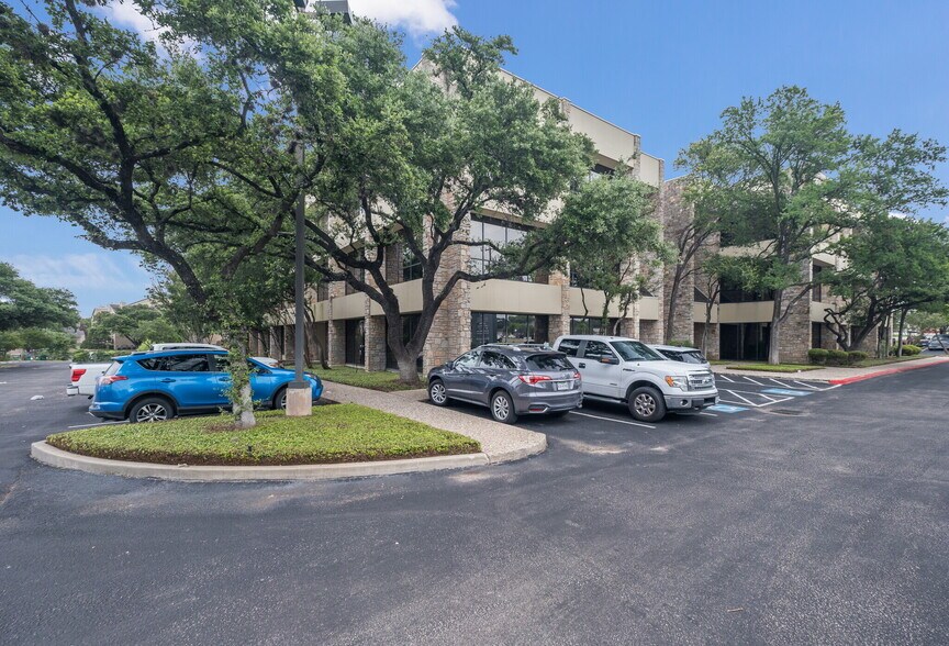 More Photos Of 12042 Blanco Rd, San Antonio Office For Lease