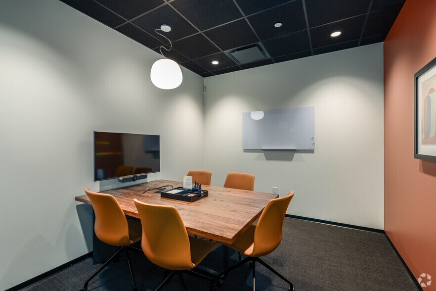 More Photos Of 924 E 7th St, Austin Coworking Space