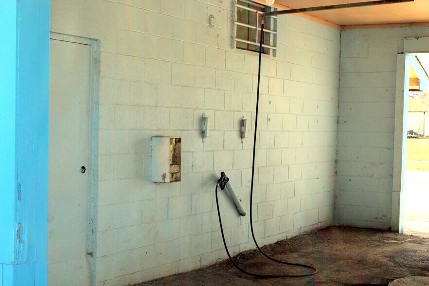 More Photos Of 302 E Third St, Lowry City Freestanding For Sale