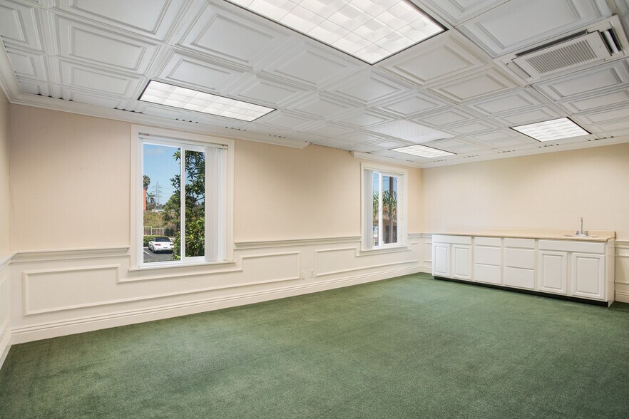 More Photos Of 2170 S El Camino Real, Oceanside Office For Lease