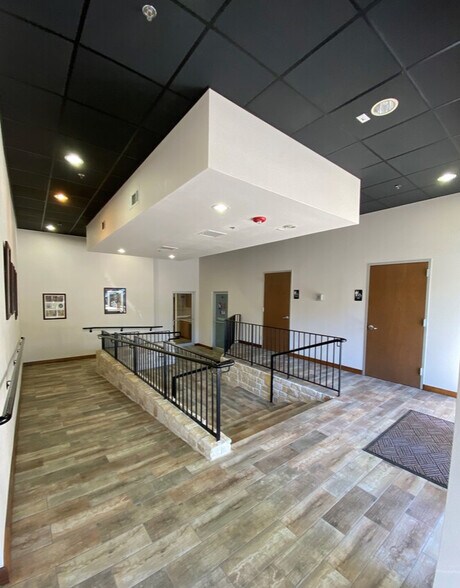 More Photos Of 60 Village Ln, Colleyville Office For Lease