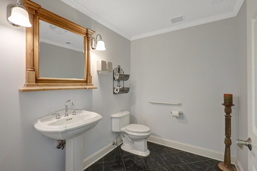 More Photos Of 10474 Armstrong St, Fairfax Medical For Sale