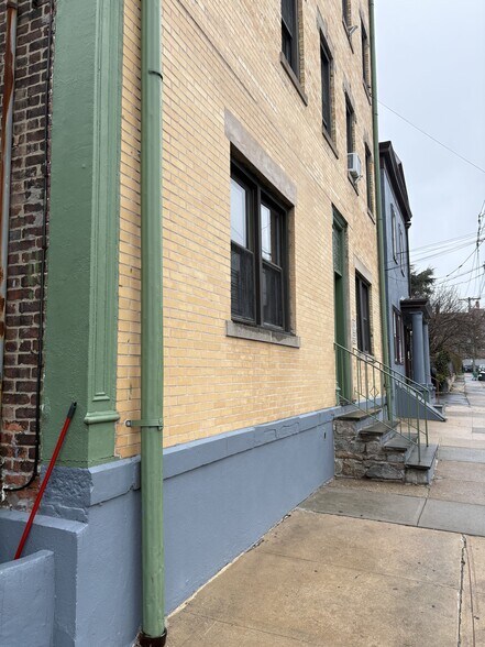 More Photos Of 536-542 N High St, Mount Vernon Apartments For Sale