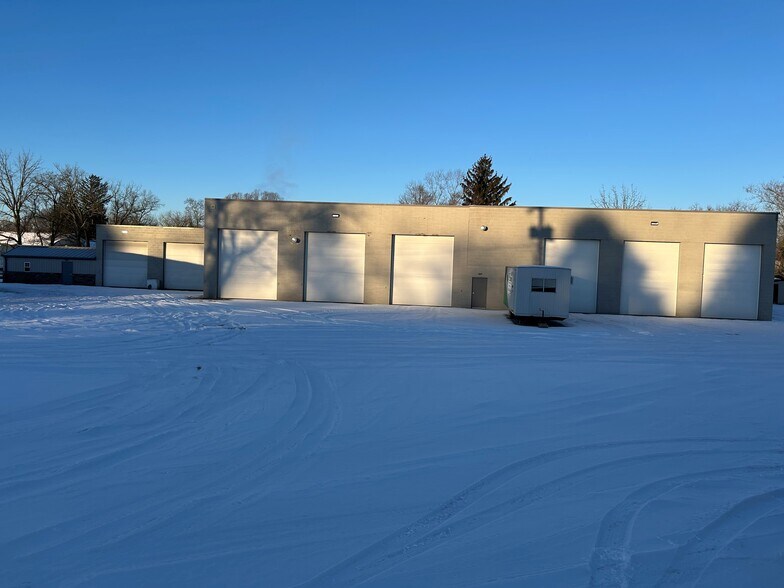 More Photos Of 4175 Fargo Ave, Louisville Warehouse For Lease