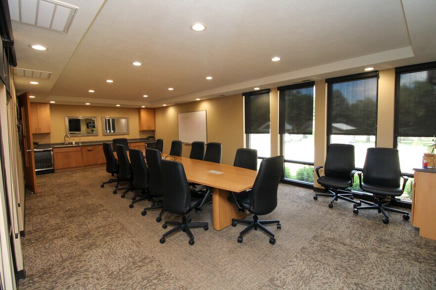 More Photos Of 100 E 3rd St, Galva Office For Sale