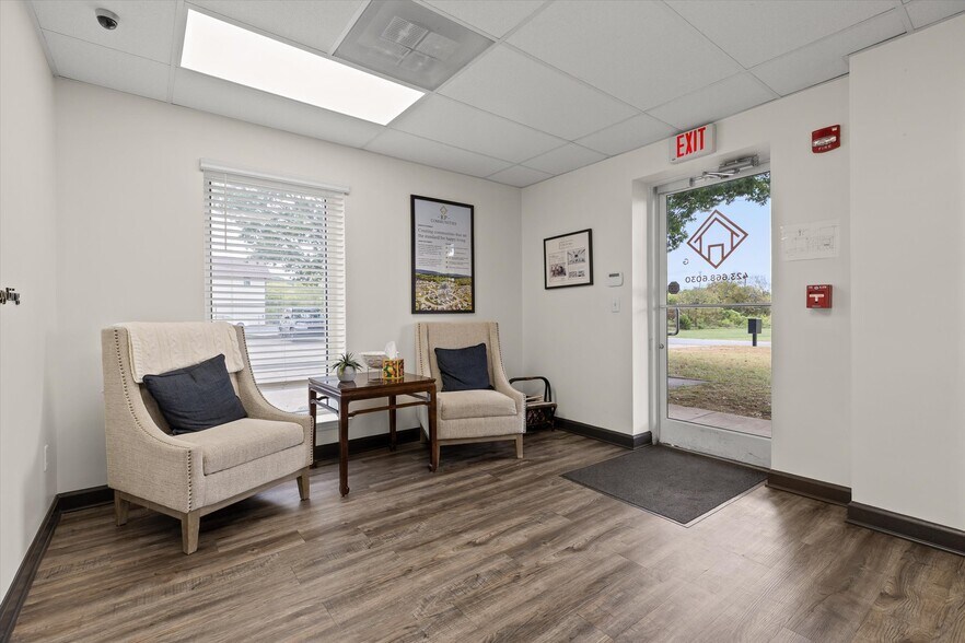 More Photos Of 3200 N Hawthorne St, Chattanooga Flex For Sale