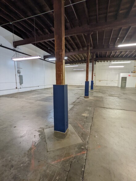 More Photos Of 400 Franklin St, Oakland Warehouse For Lease