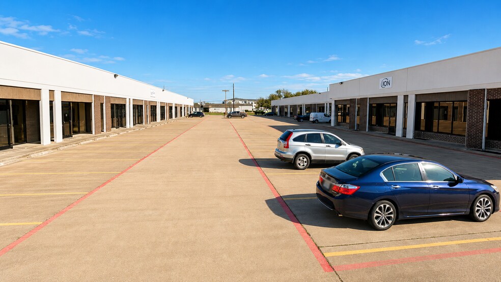 More Photos Of 4133-4185 Bluebonnet Dr, Stafford Flex For Lease