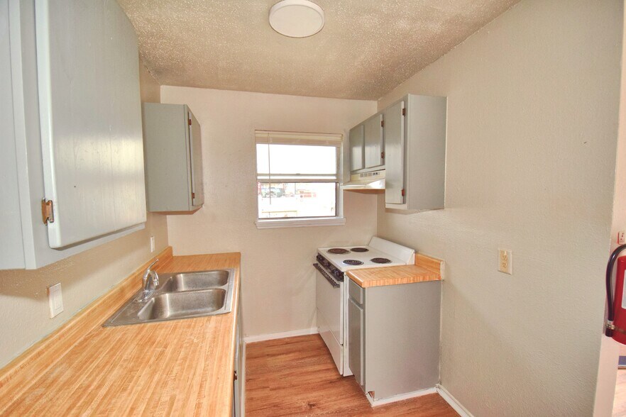 More Photos Of 303-511 E Reagan Rd, Beeville Multifamily For Sale