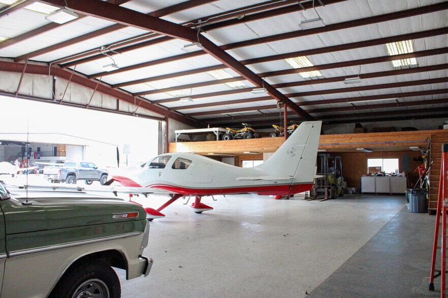 More Photos Of 28120 Boerne Stage Rd, Boerne Airplane Hangar For Sale