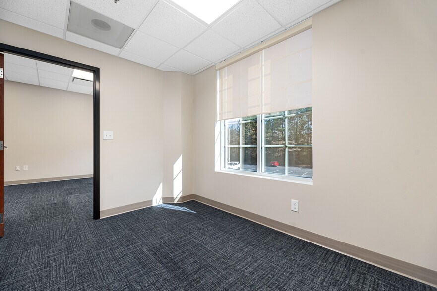 More Photos Of 19720 Jetton Rd, Cornelius Office For Lease