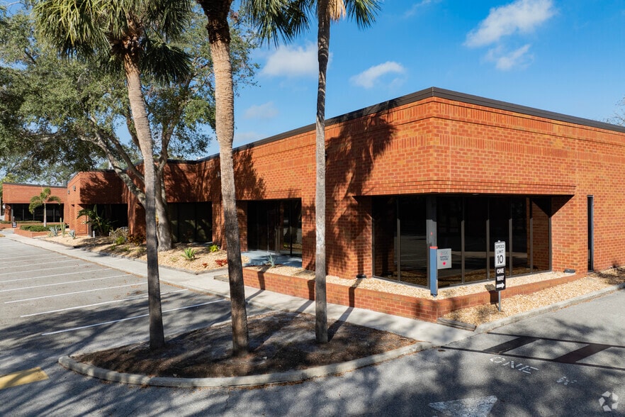 More Photos Of 9417 Princess Palm Ave, Tampa Office For Sale