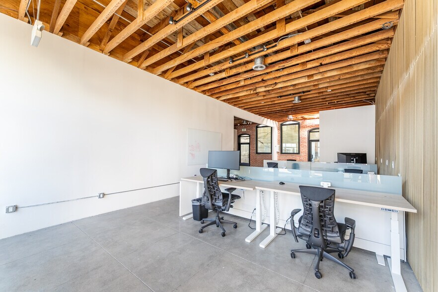 More Photos Of 1005 N Madison Ave, Los Angeles Storefront Retail Office For Lease