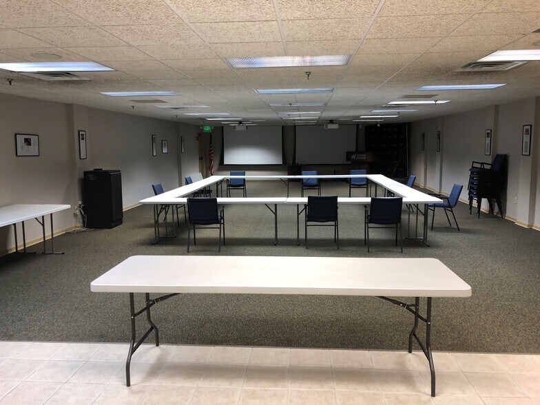 More Photos Of 3815 Interstate Ct, Montgomery Office For Lease