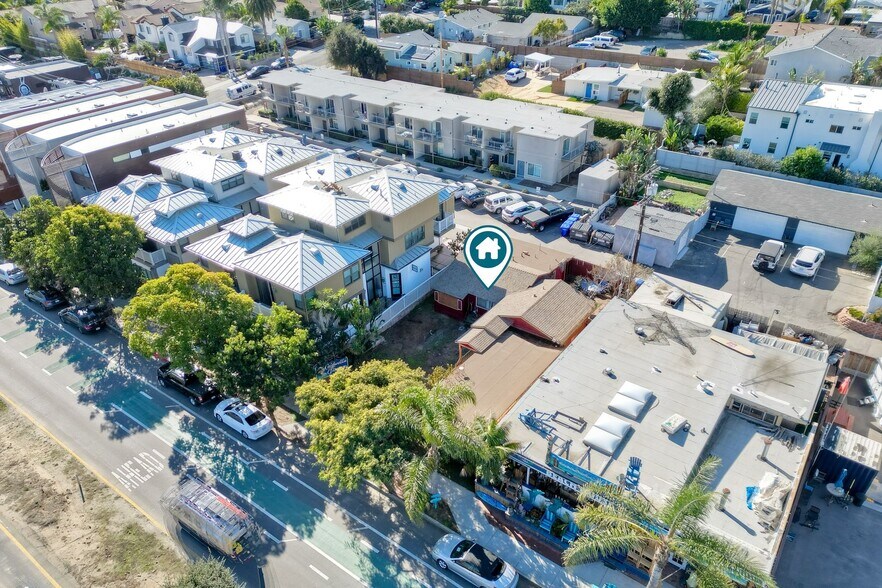 More Photos Of 1232-1234 N Coast Highway 101, Encinitas Storefront For Sale