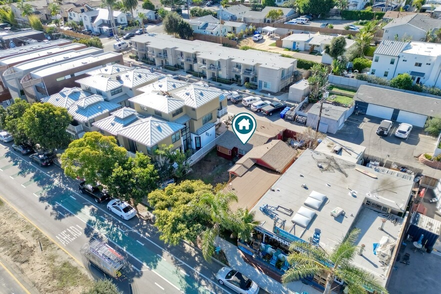 More Photos Of 1232-1234 N Coast Highway 101, Encinitas Storefront For Lease