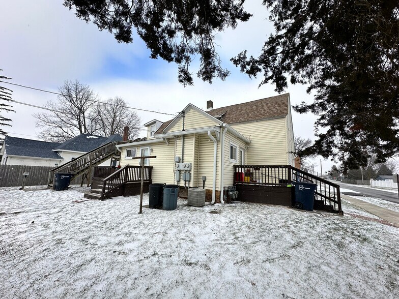 More Photos Of 1831 N C St, Elwood Apartments For Sale