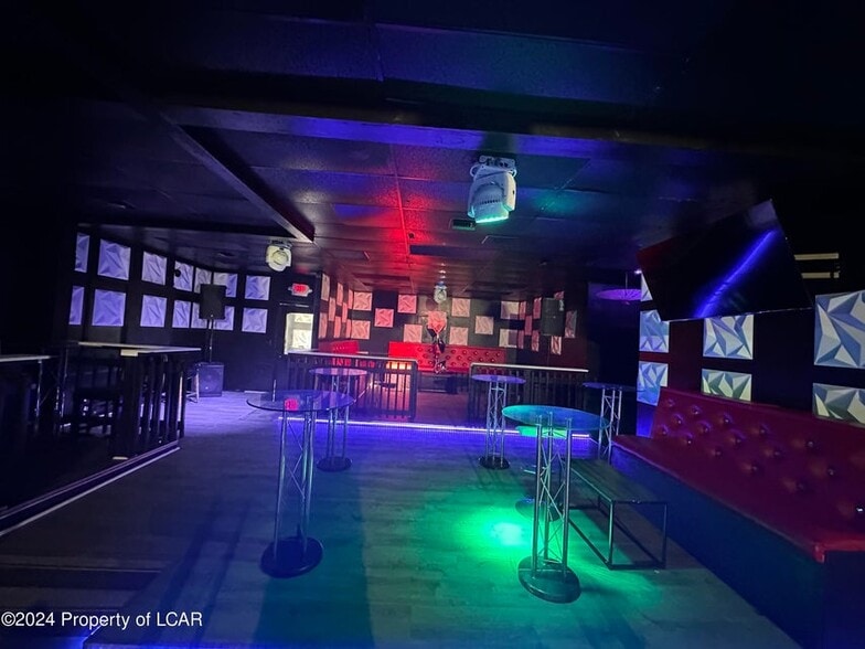 More Photos Of 121 W Broad St, Hazleton Bar For Sale