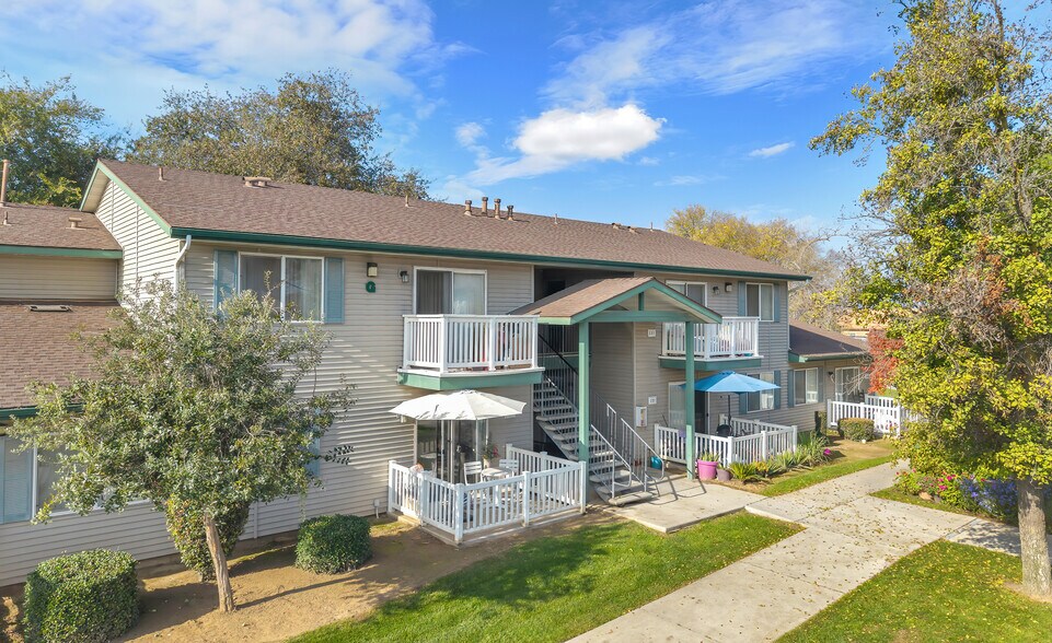 More Photos Of 1832 Merced St, Madera Apartments For Sale