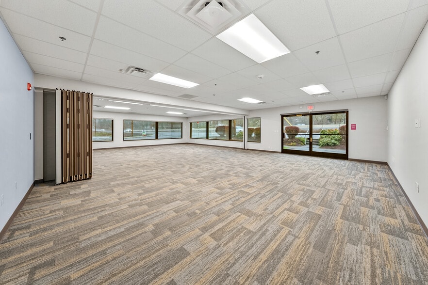 More Photos Of 2166 NW Vine St, Grants Pass Medical For Sale