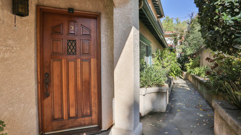 More Photos Of 3353 Montrose Ave, Glendale Apartments For Sale