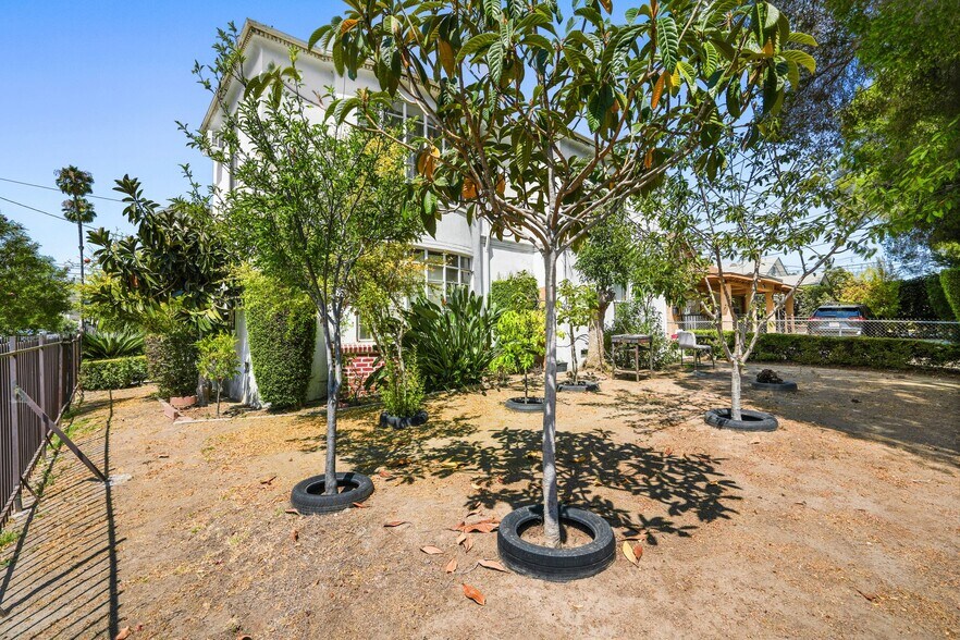 More Photos Of 1200-1210 N Kenmore Ave, Los Angeles Apartments For Sale