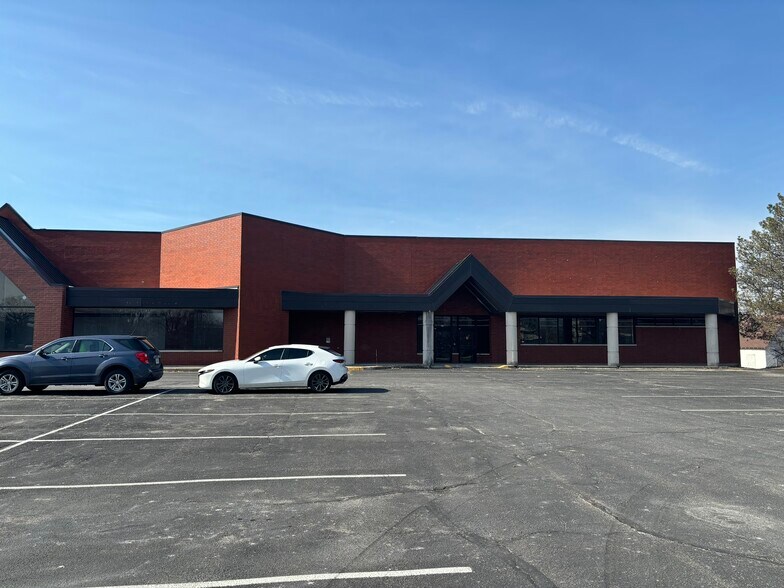 More Photos Of 210 S Jefferson St, Huntington Unknown For Lease