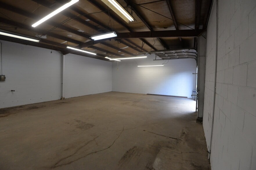 More Photos Of 4652B Jonesboro Rd, Forest Park Specialty For Lease