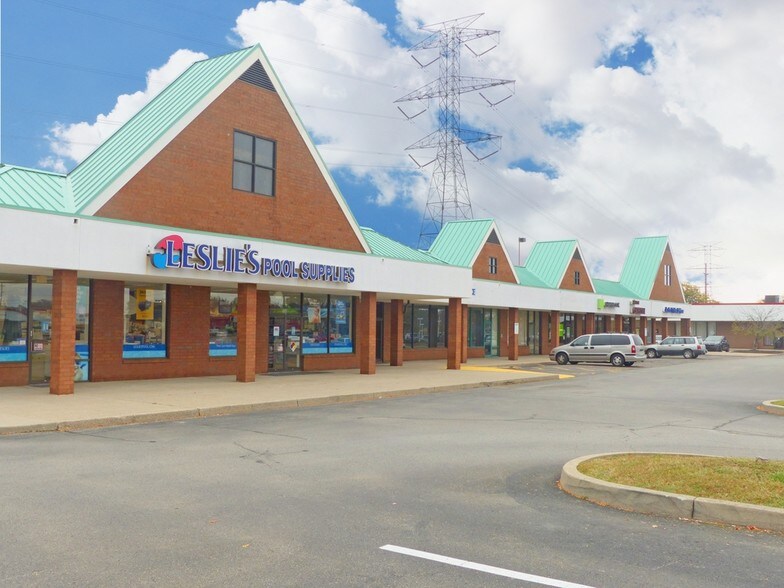 Primary Photo Of 550 Ohio Pike, Cincinnati Storefront For Lease