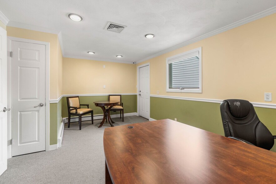 More Photos Of 1764 Main St, Tewksbury Office For Lease