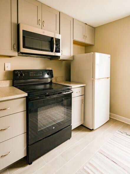 More Photos Of 417 Main St, Laurel Office For Lease