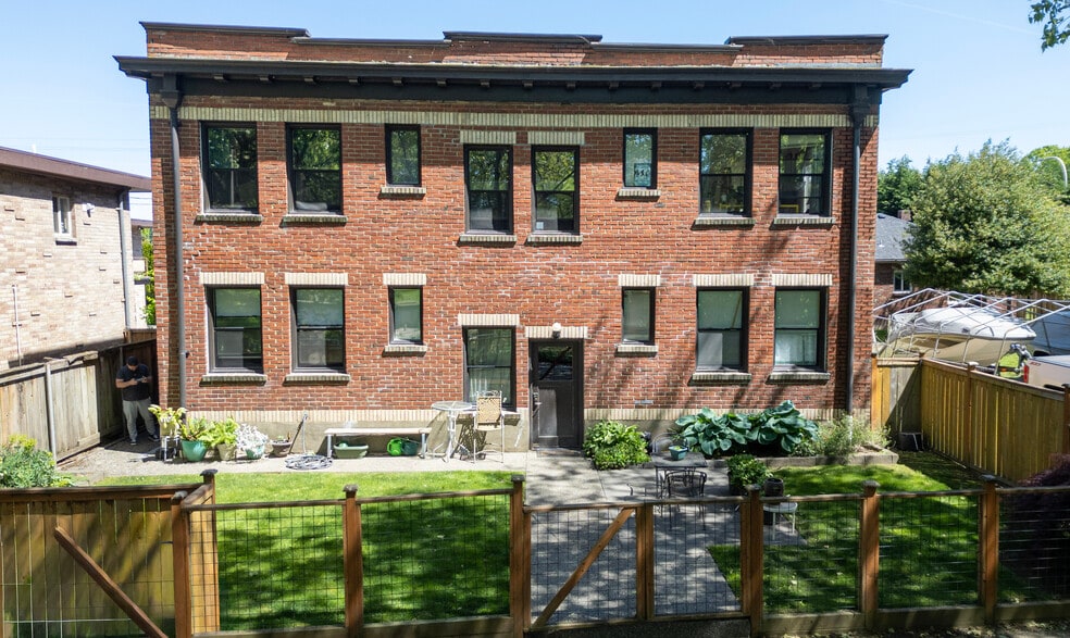 More Photos Of 1003 N 1st St, Renton Apartments For Sale