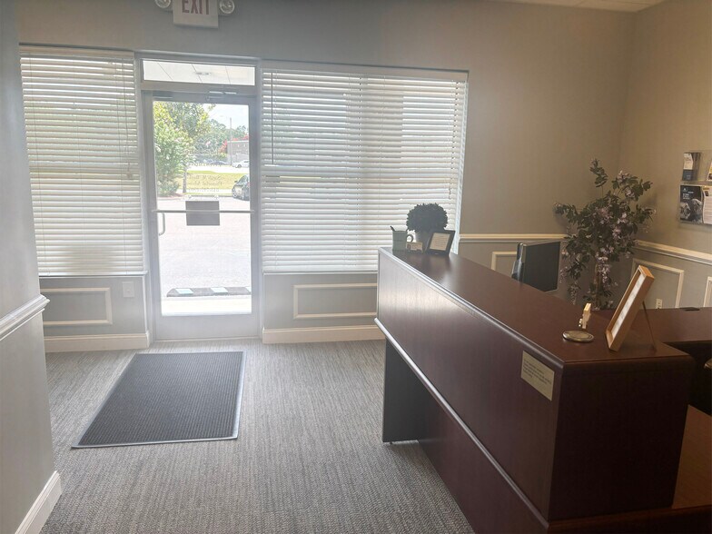 More Photos Of 108 Central Ave, Goose Creek Office For Sale