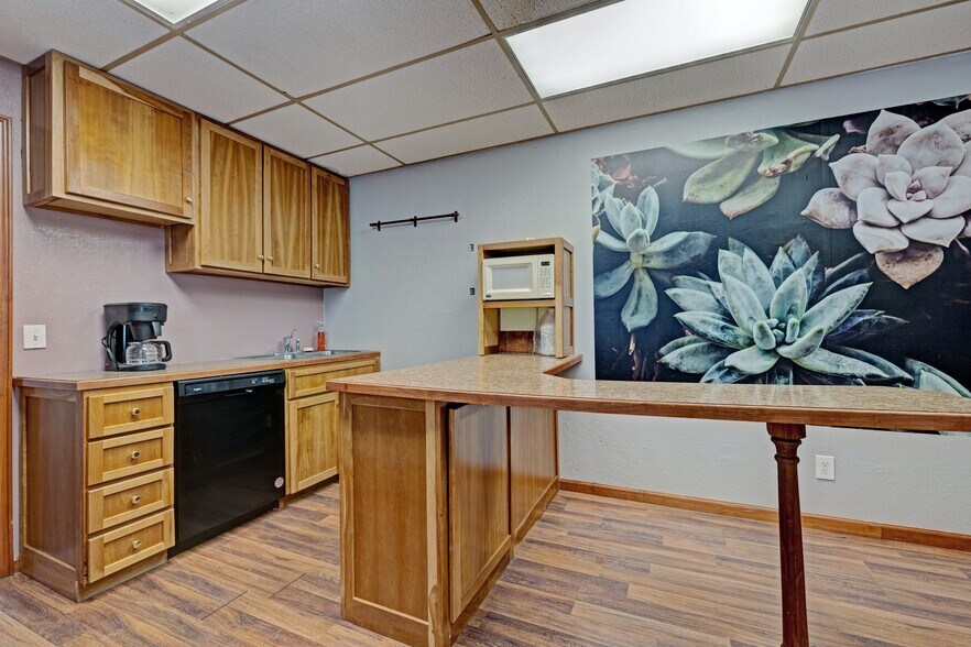 More Photos Of 1875 Lansing Rd, Charlotte Warehouse For Sale