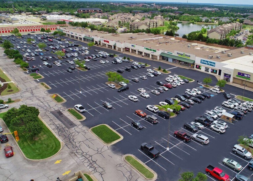 More Photos Of 18-24 E 33rd St, Edmond Unknown For Lease