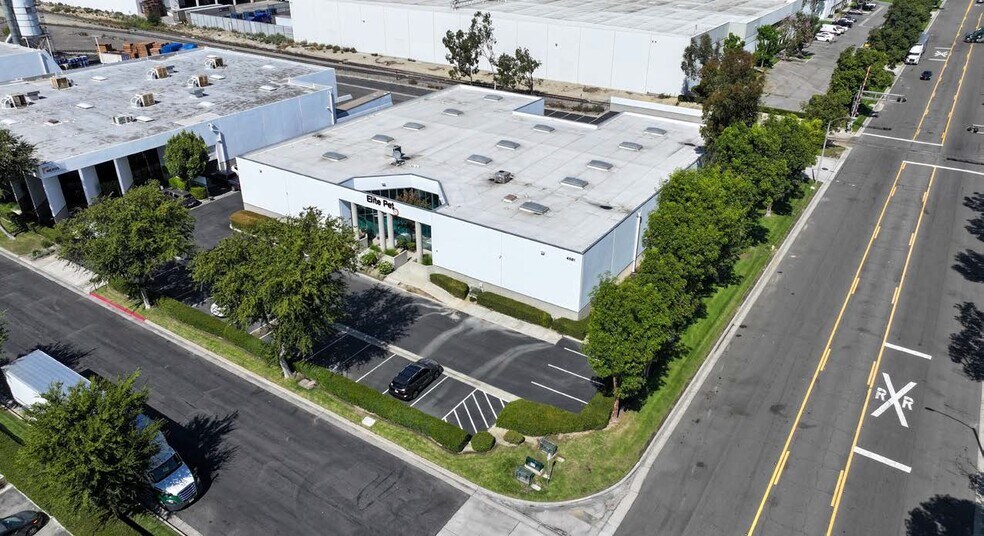 More Photos Of 4581 E Brickell Privado St, Ontario Warehouse For Lease