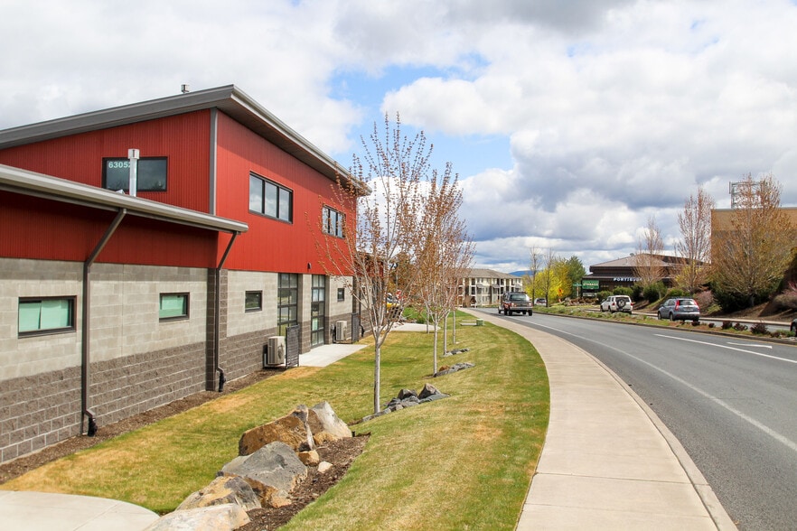 More Photos Of 63052 Layton Ave, Bend Warehouse For Lease