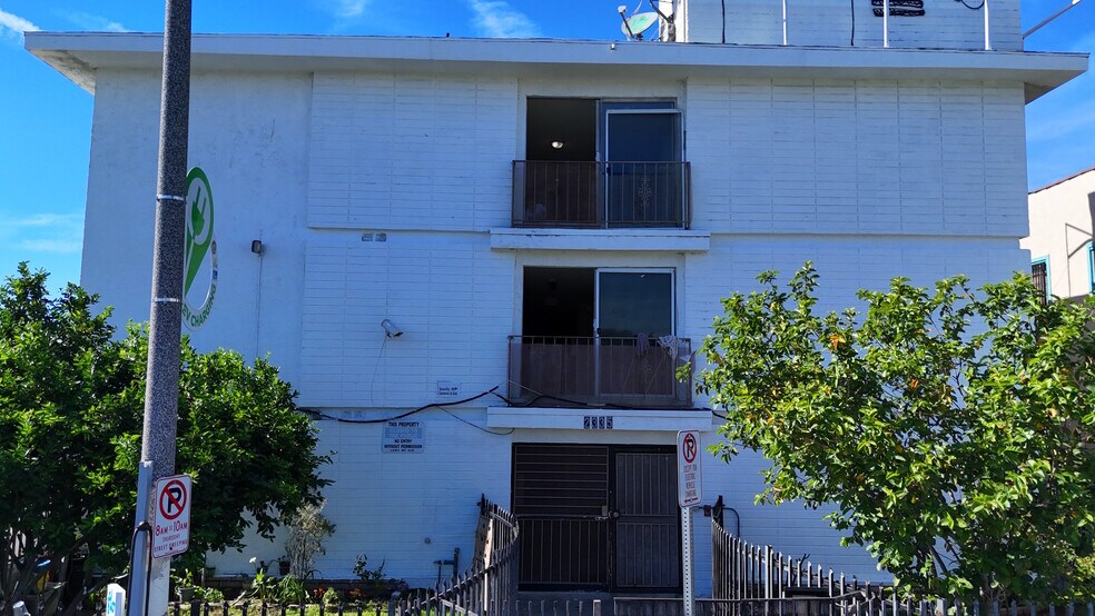 More Photos Of 2335 Wall St, Los Angeles Apartments For Sale