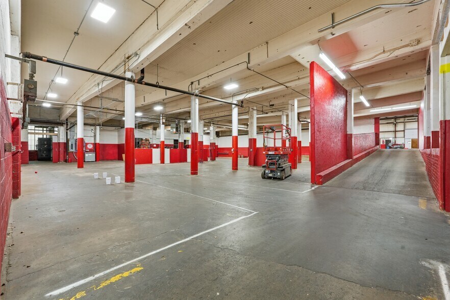 More Photos Of 38 Haywood St, Greenfield Warehouse For Lease