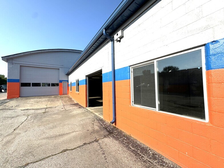More Photos Of 3711 Nat'l rd, Richmond Self Storage For Lease