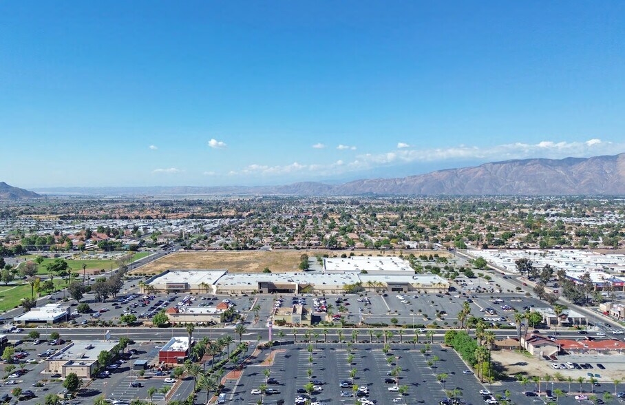 More Photos Of 2200 W Florida Ave, Hemet Unknown For Lease