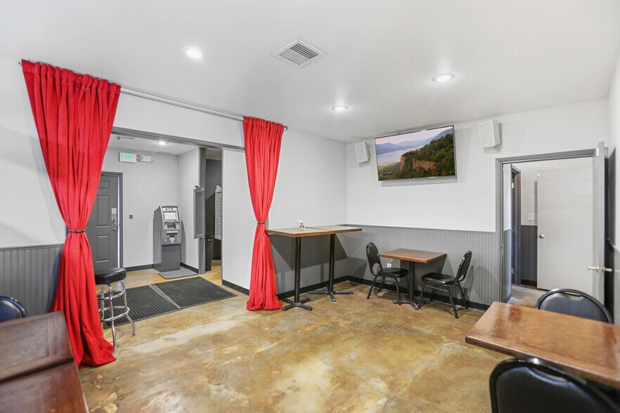 More Photos Of 31815 E Historic Columbia RI Hwy, Troutdale Convenience Store For Sale