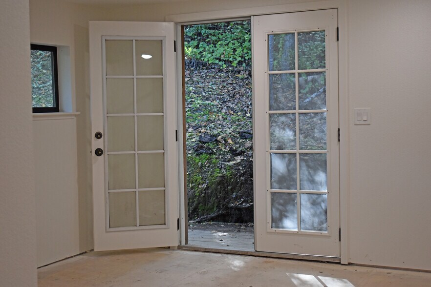 More Photos Of 8635 Mirabel Rd, Forestville Warehouse For Sale