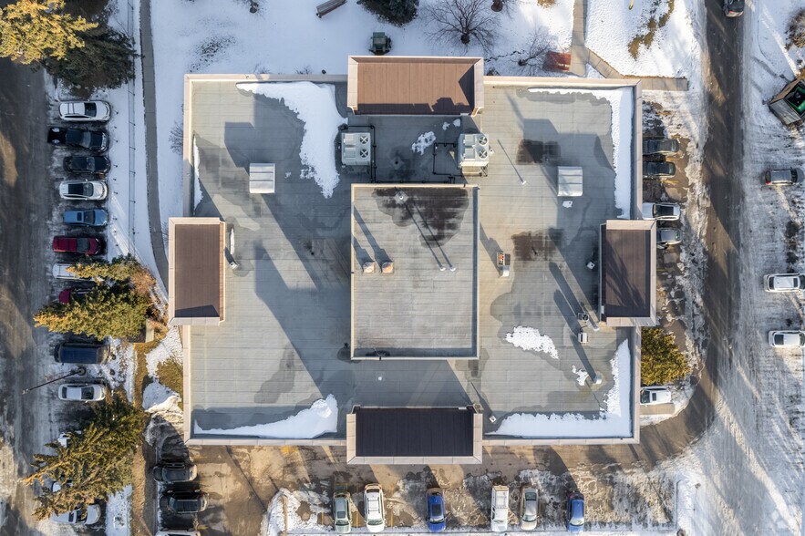 More Photos Of 290 Midpark Way SE, Calgary Medical For Lease