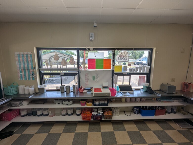 More Photos Of 1221 S Laramie, Peoria Freestanding For Sale