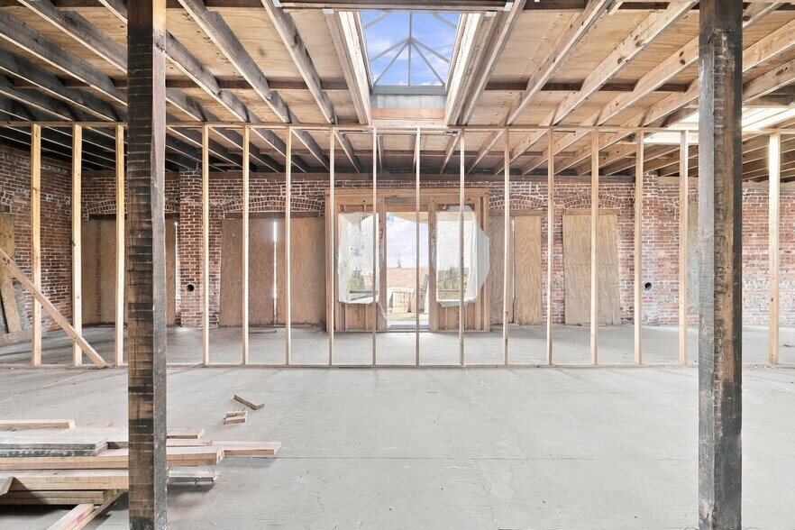 More Photos Of 1637-1651 Main St N, Jacksonville Storefront Retail Residential For Sale
