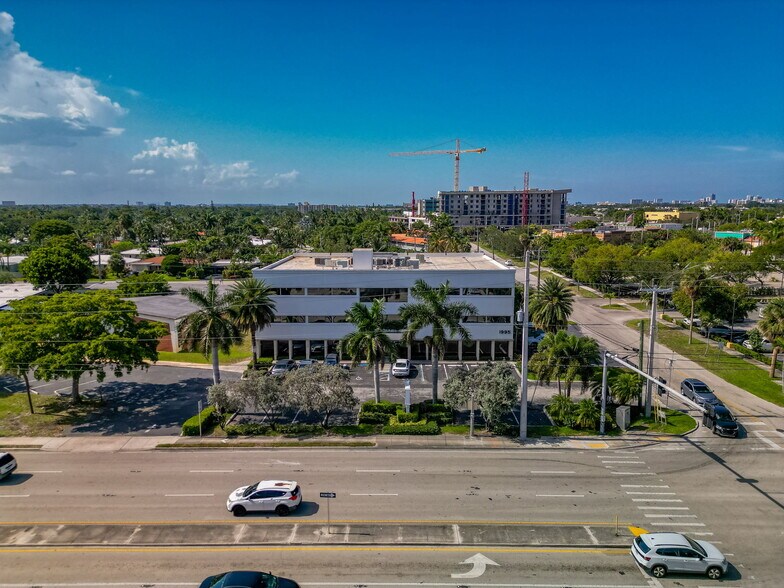 More Photos Of 1995 E Oakland Park Blvd, Fort Lauderdale Loft Creative Space For Sale