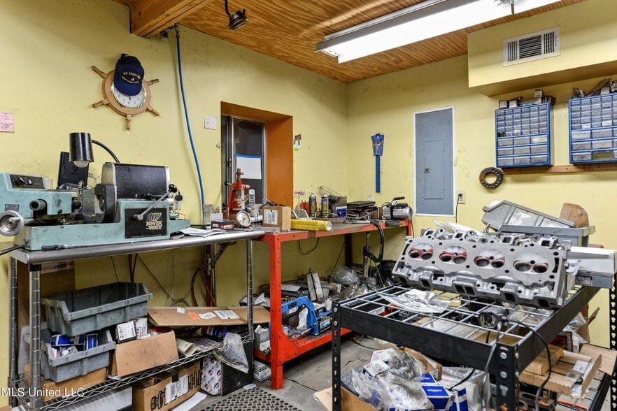 More Photos Of 526 Main St, Bay Saint Louis Warehouse For Sale