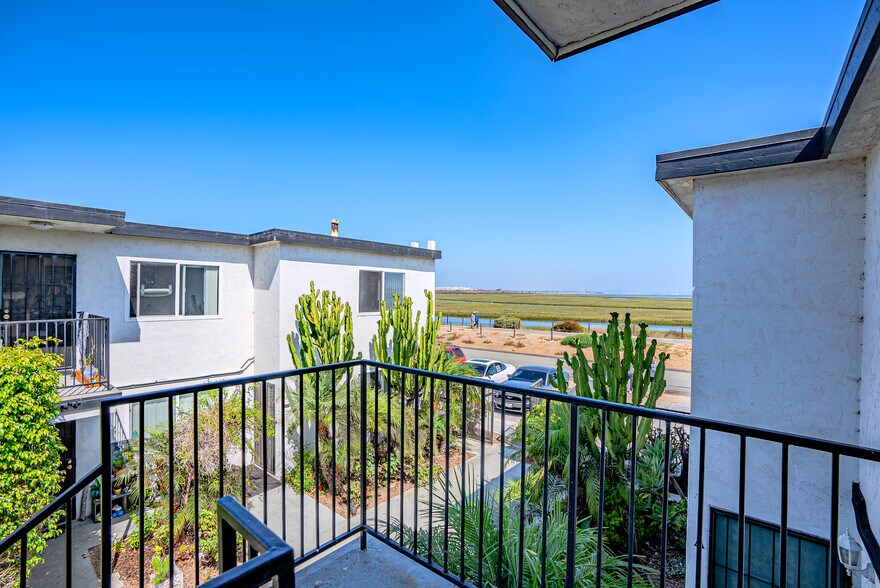 More Photos Of 725-727 Boulevard Ave, Imperial Beach Apartments For Sale