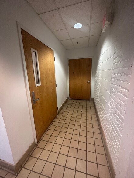 More Photos Of 314 Park St, Fulton Office For Sale